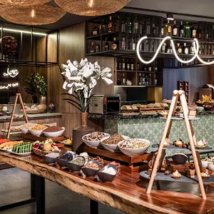 Avani Royal Zona T Hotel